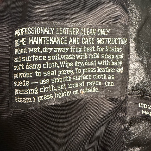 1970's Long Black Leather Jacket with detachable fur - Picture 6 of 7